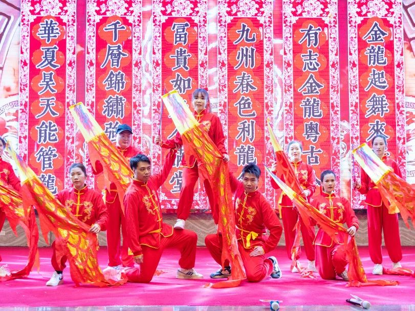 拓路前行·領(lǐng)跑未來(lái) | 集團(tuán)2023年度總結(jié)會(huì)暨2024迎新晚會(huì)圓滿結(jié)束！(圖26)