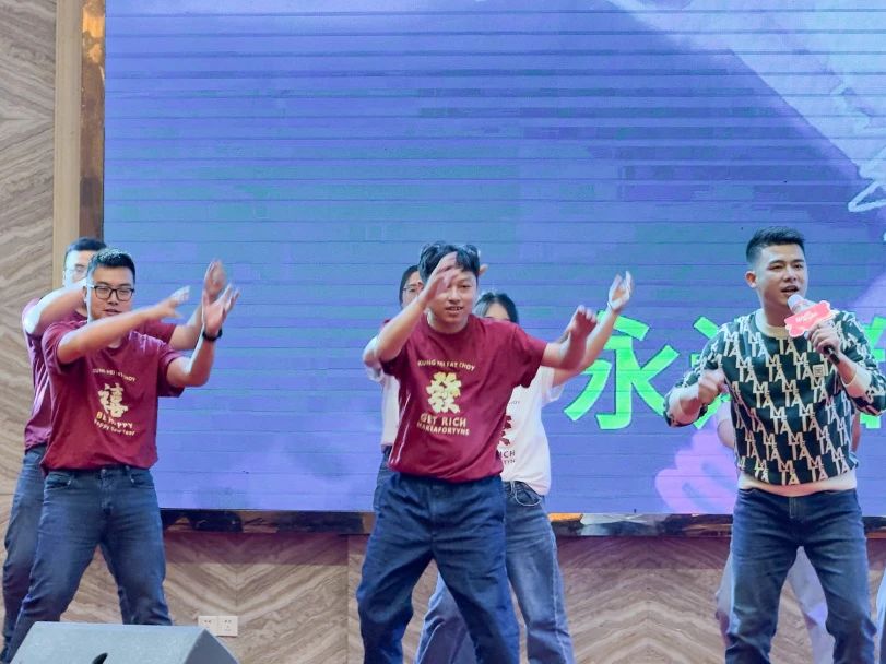 拓路前行·領(lǐng)跑未來(lái) | 集團(tuán)2023年度總結(jié)會(huì)暨2024迎新晚會(huì)圓滿結(jié)束！(圖30)