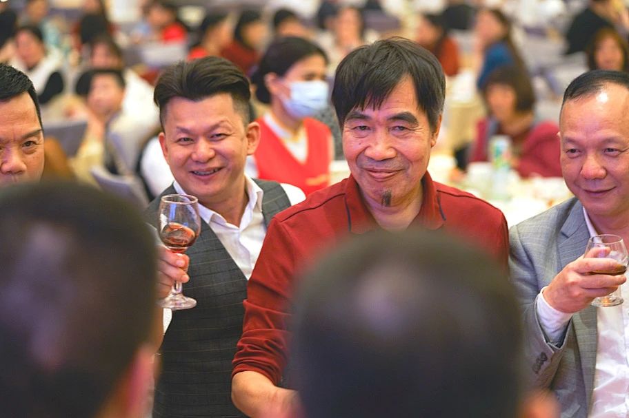 拓路前行·領(lǐng)跑未來(lái) | 集團(tuán)2023年度總結(jié)會(huì)暨2024迎新晚會(huì)圓滿結(jié)束！(圖32)