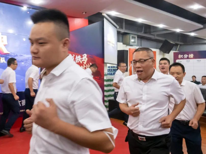 燃！“金戈鐵馬 英雄對戰(zhàn)”強(qiáng)輝營銷PK賽正式開啟(圖15)