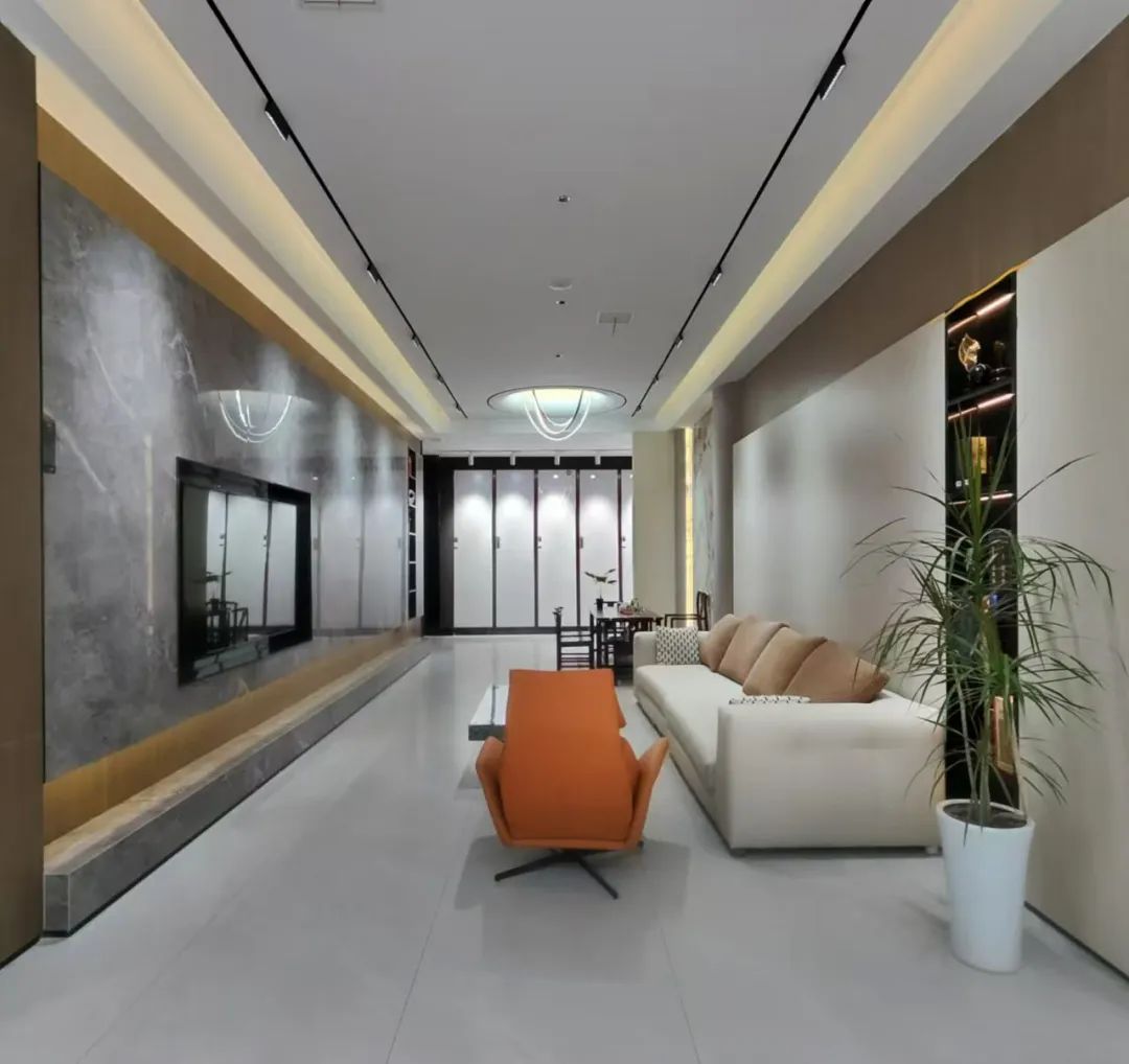 終端風采 | 強輝聊城旗艦店，沉浸式體驗現(xiàn)代高端設(shè)計美學(xué)(圖17)